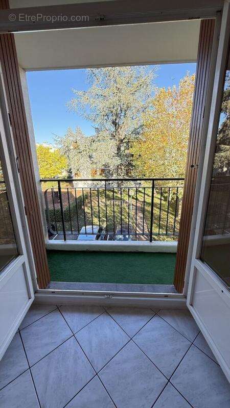Appartement à PIERRE-BENITE