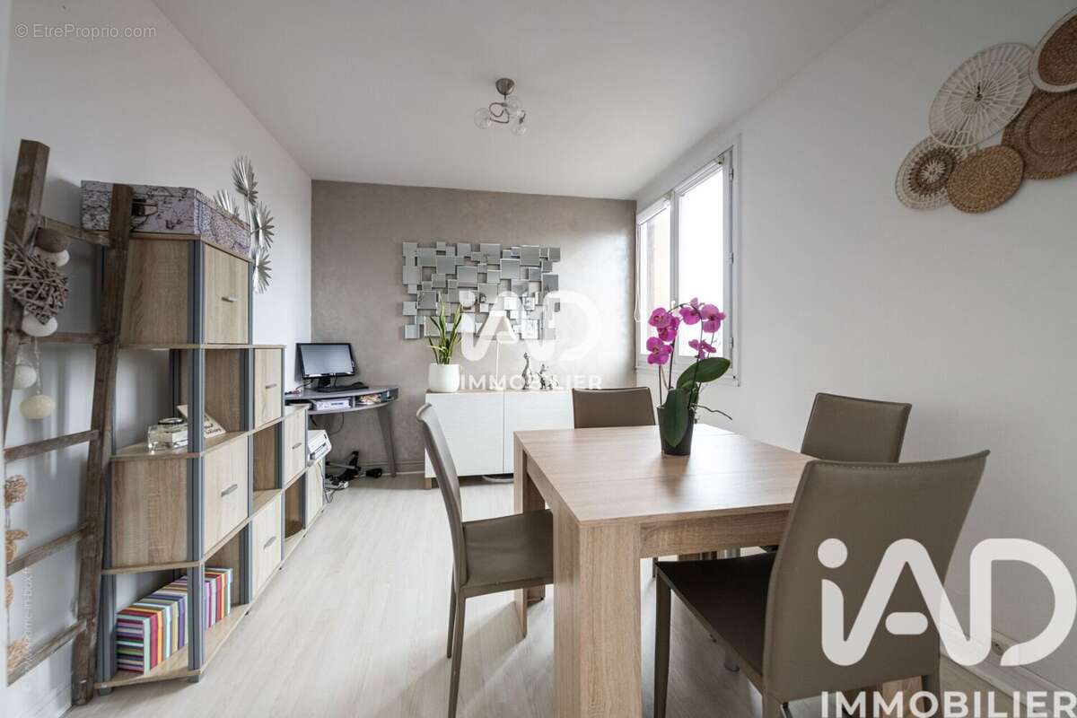 Photo 3 - Appartement à SAINT-MAUR-DES-FOSSES