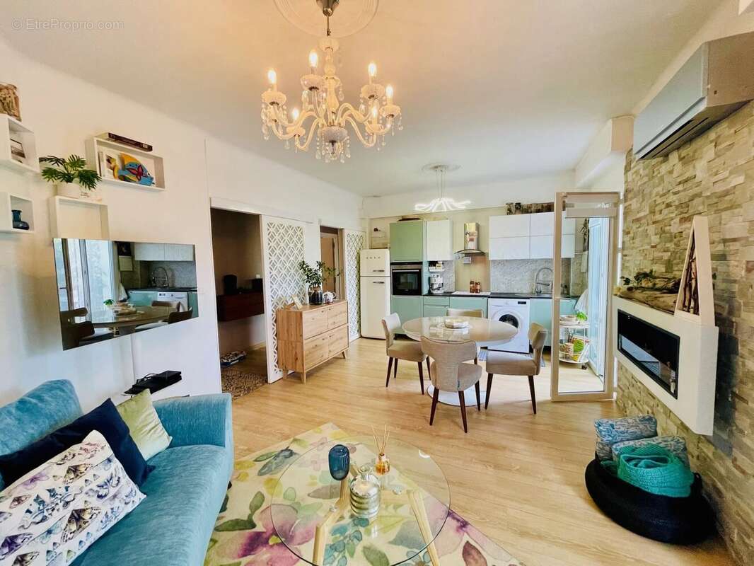 Appartement à ROQUEBRUNE-CAP-MARTIN