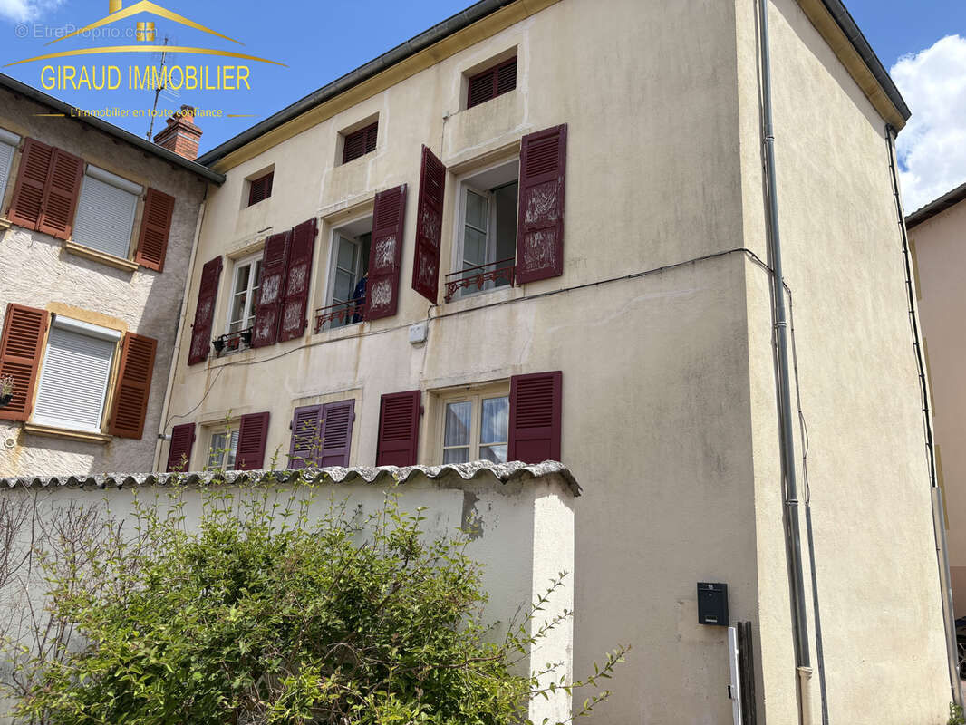 Appartement à CHARLIEU