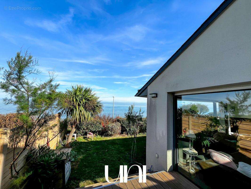 Maison à LUC-SUR-MER