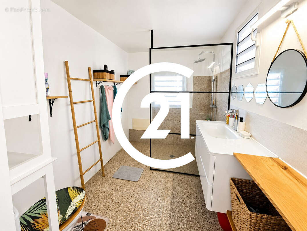 Maison 106 m² à Sainte-Marie  - photo 7