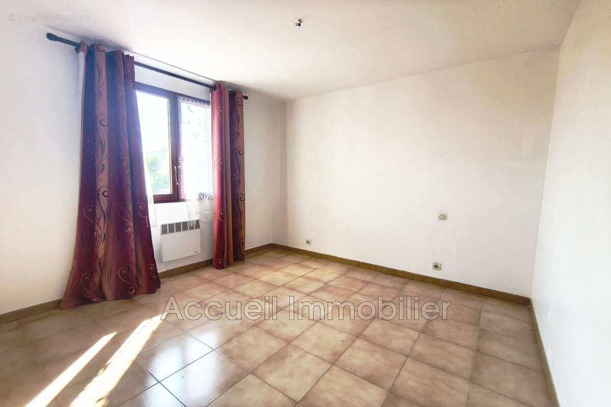 Appartement 64 m² à Le Grau-Du-Roi  - photo 4