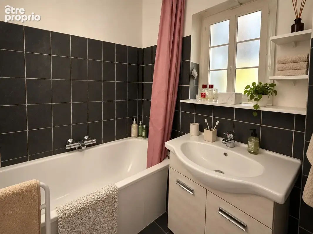 Jules Joffrin / Mairie du 18ᵉ   Appartement 2 pièces de 38 m2 vendu loué - photo 6