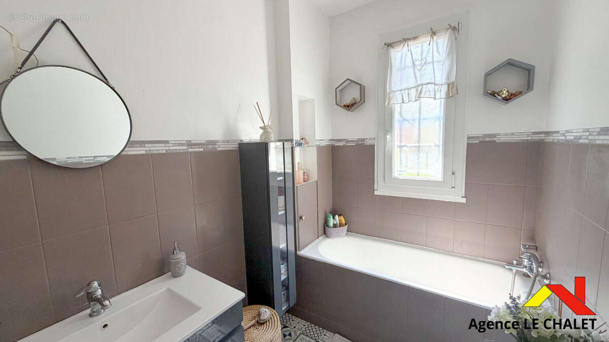 Ablon-sur-Seine Centre Maison familiale 6 pièces de 100 m², 4 chambres et grand jardin - photo 7