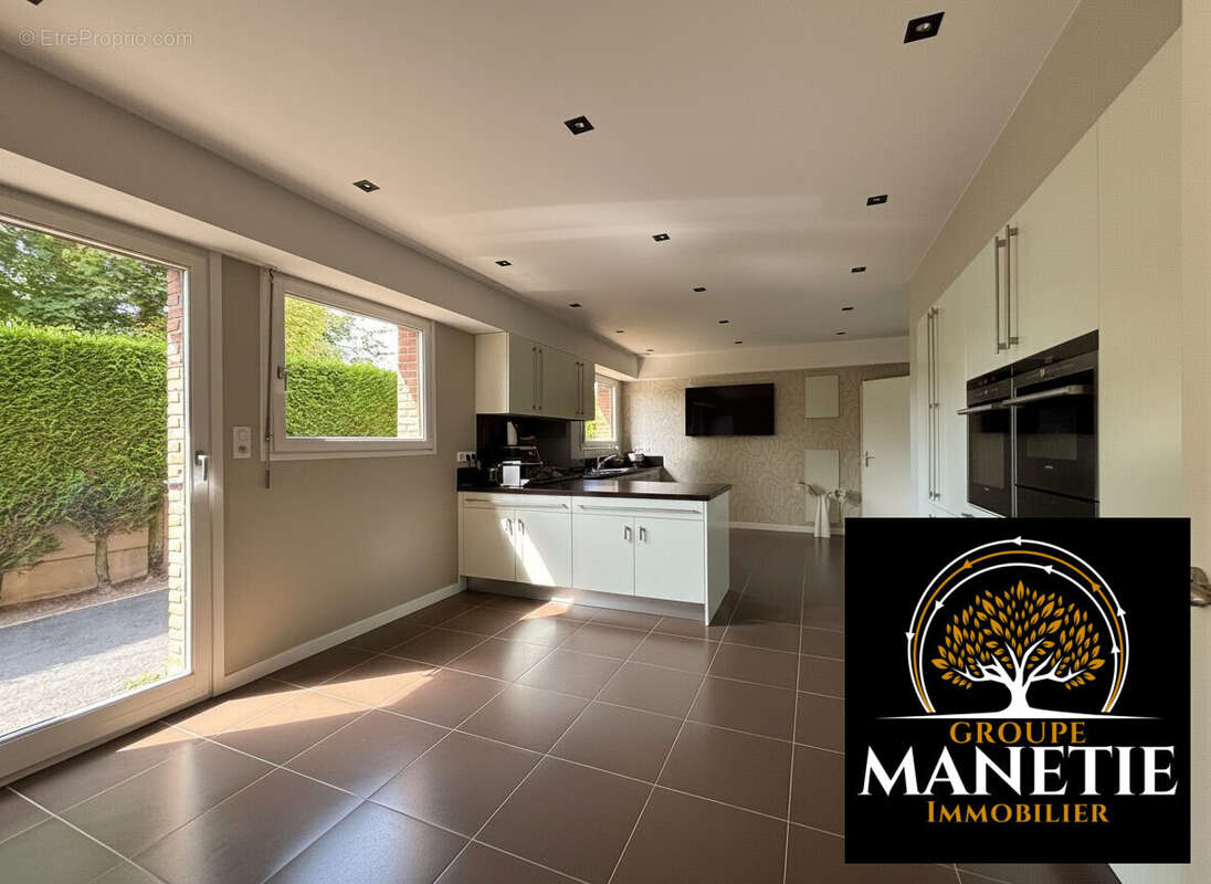 Maison 210 m² à Dainville  - photo 4