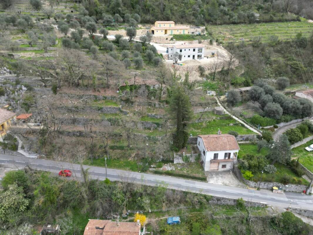 Terrain à TOURRETTE-LEVENS