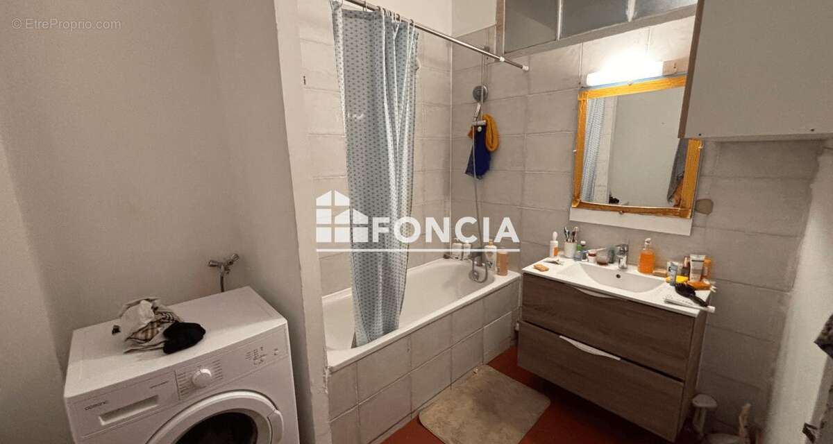 Appartement à MARSEILLE-3E