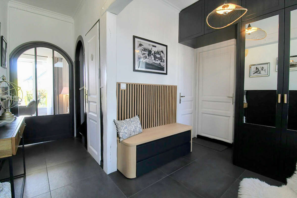 HOUDAN 20 mn - Maison de ville - photo 10