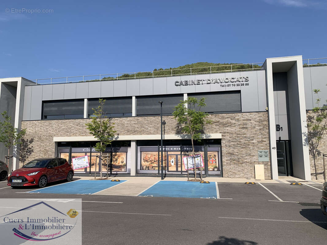 108m2 - local commercial ou professionnel - cuers - photo 3
