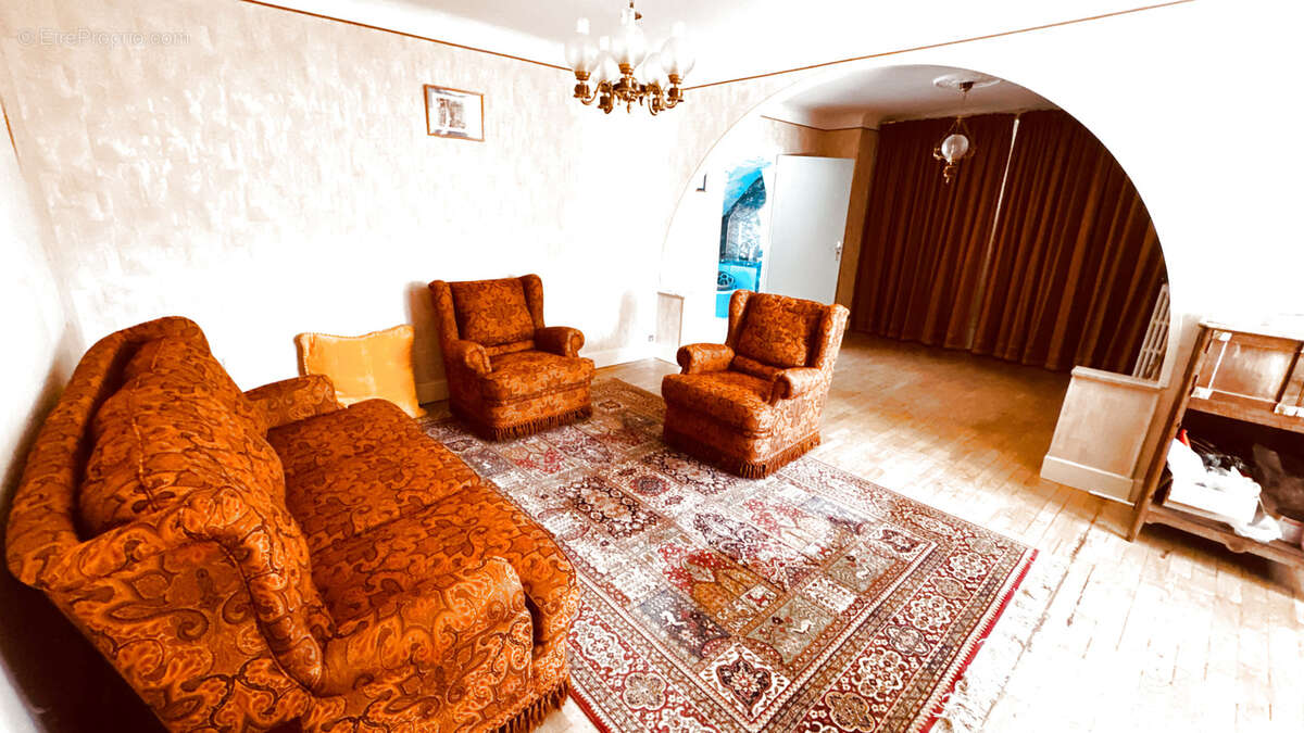 Maison de campagne situé à ASQUINS spacieuse au prix de 208  650 €. - photo 16