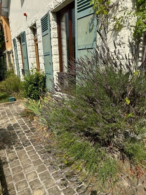 Maison 149 m² à Bures-Sur-Yvette  - photo 2