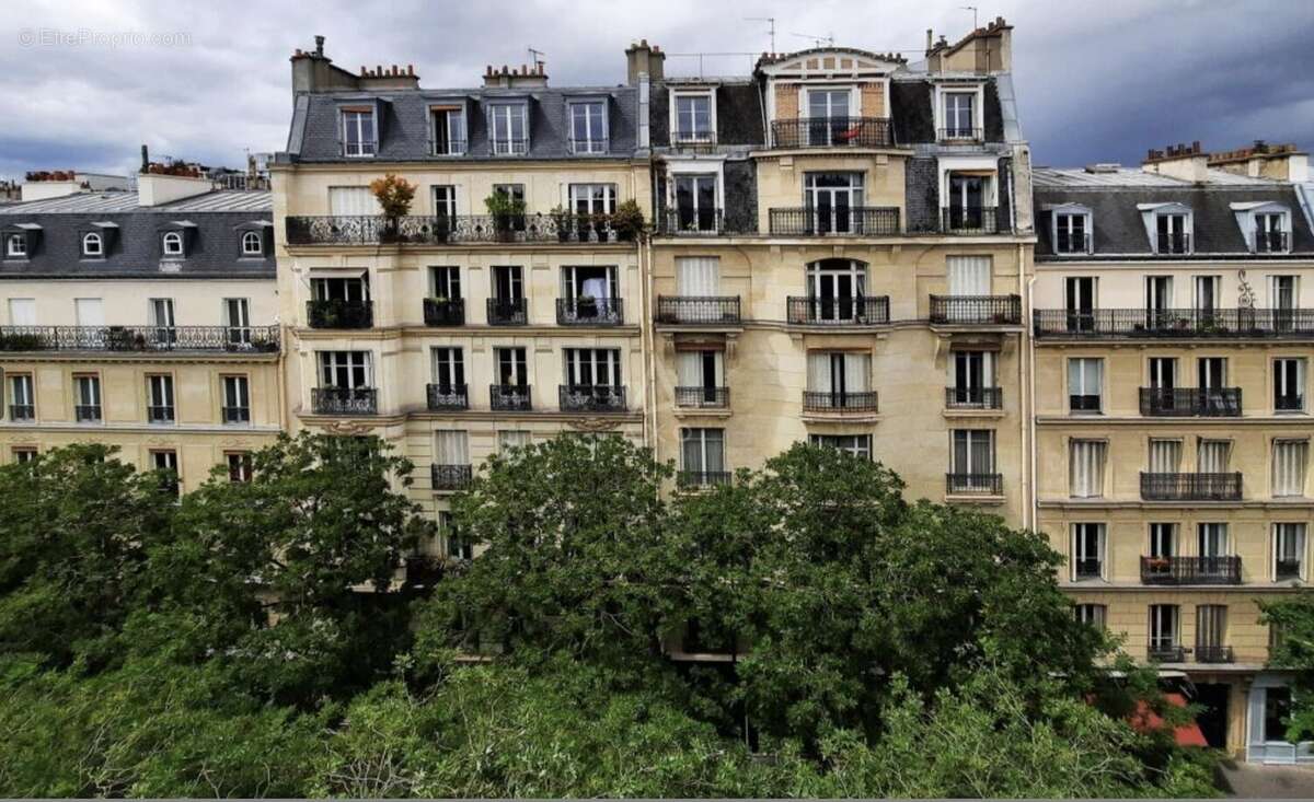 Appartement à PARIS-17E