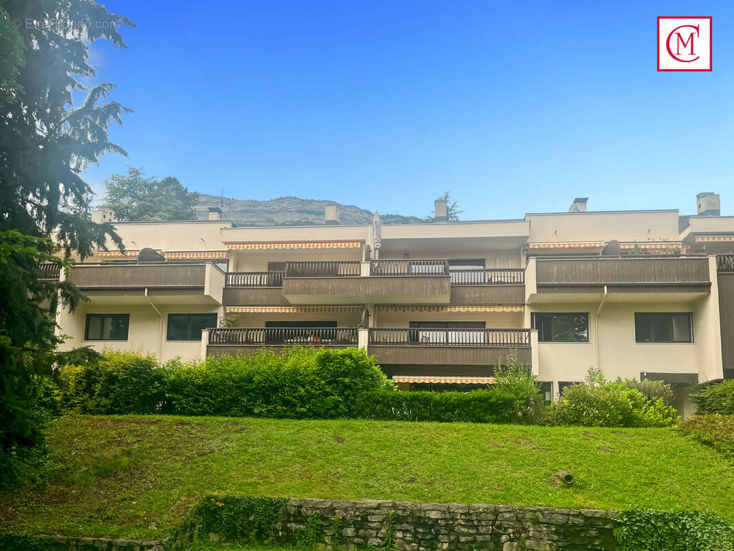 Appartement à MEYLAN