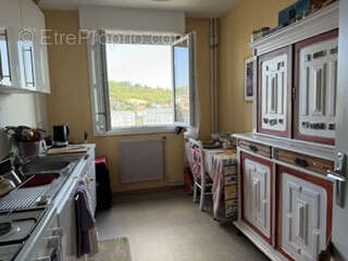 Clermont Ferrand centre ville, T3 de 71.18 m2 environ, DPE C, loué pour 632€ mensuel , parking, asc vue dégagé - photo 2
