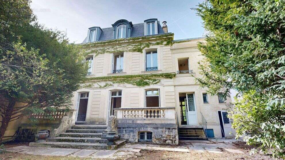 Maison à PARIS-16E