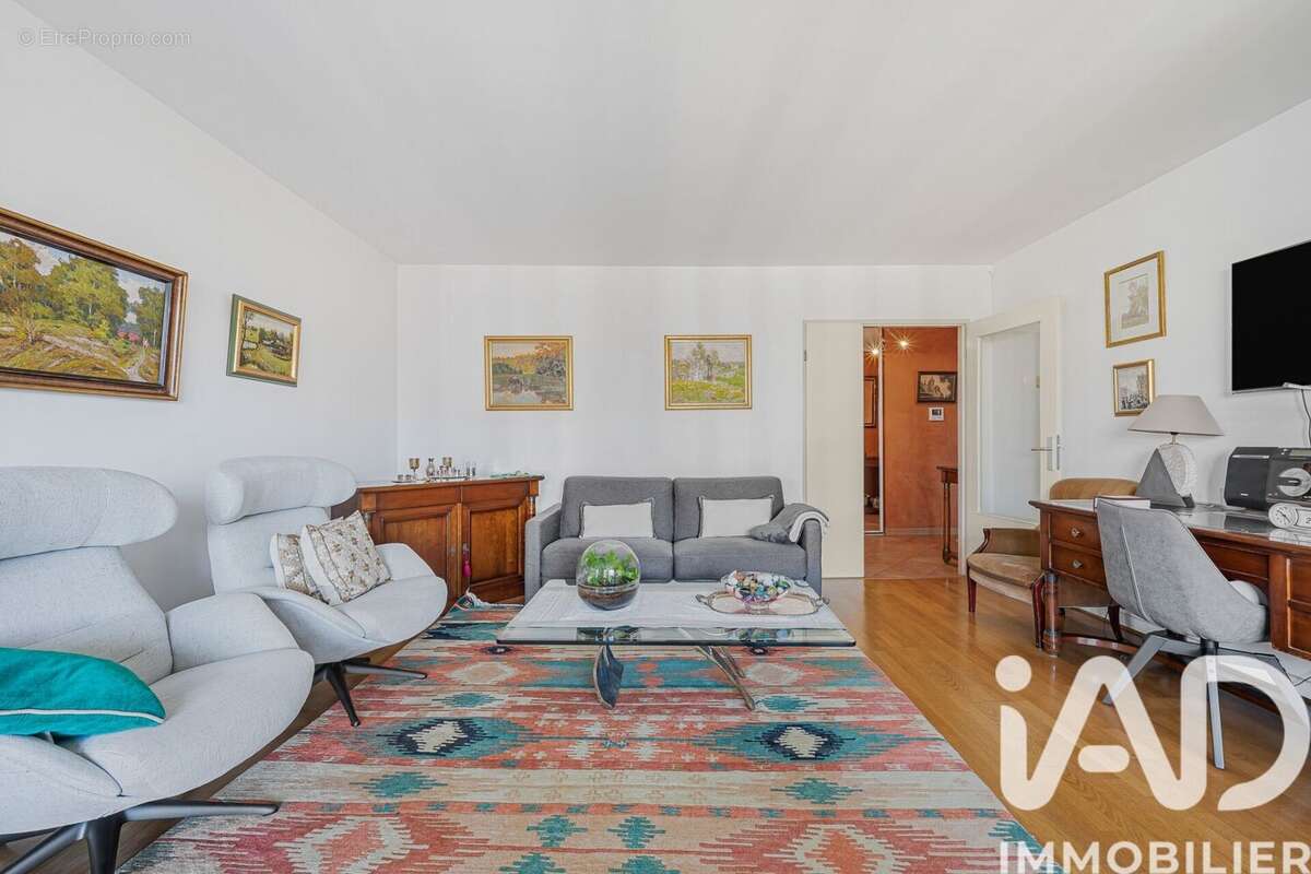Photo 3 - Appartement à SURESNES