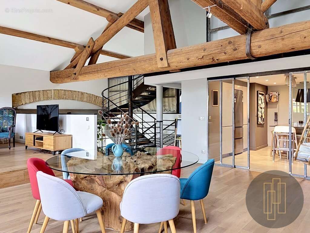 Exclusivité - Liergues Centre Bourg - Loft 5 chambres, 236 m² avec jardin et stationnements - photo 5