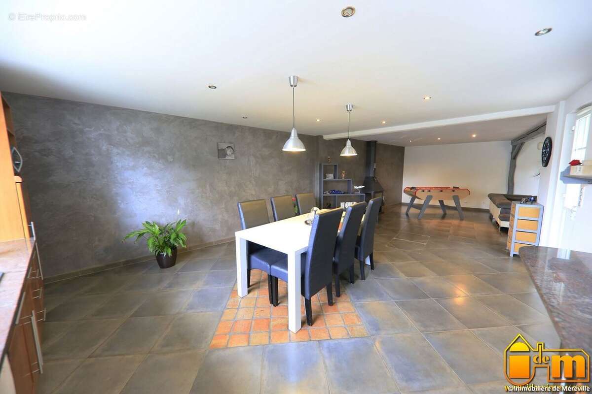 Maison à ANGERVILLE