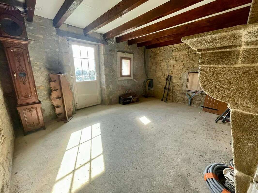 Maison 103 m² à Chamberaud  - photo 4