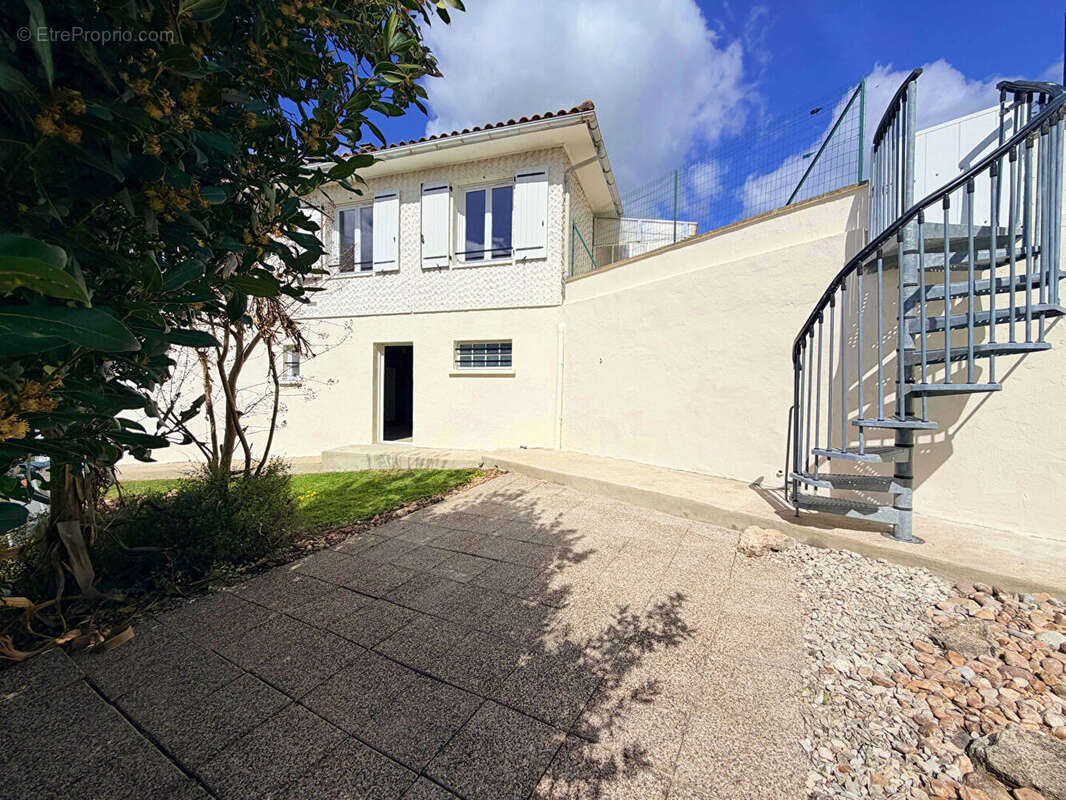 Maison à NERSAC
