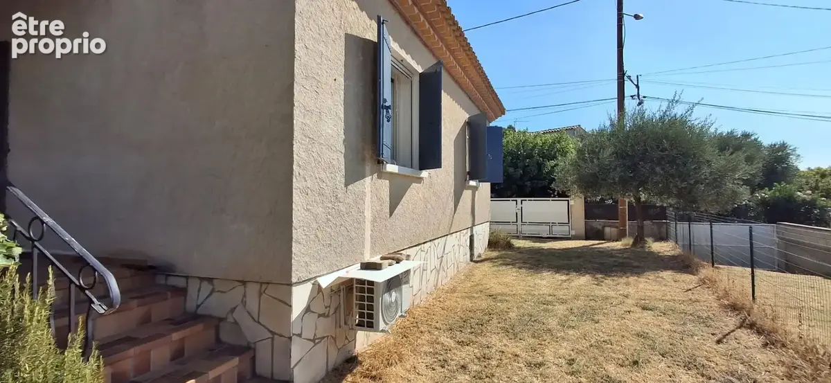 Montfrin Villa garage et terrain - photo 8