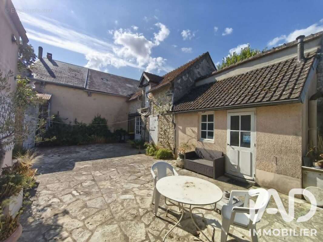 Maison 127 m² à Boynes  - photo 4