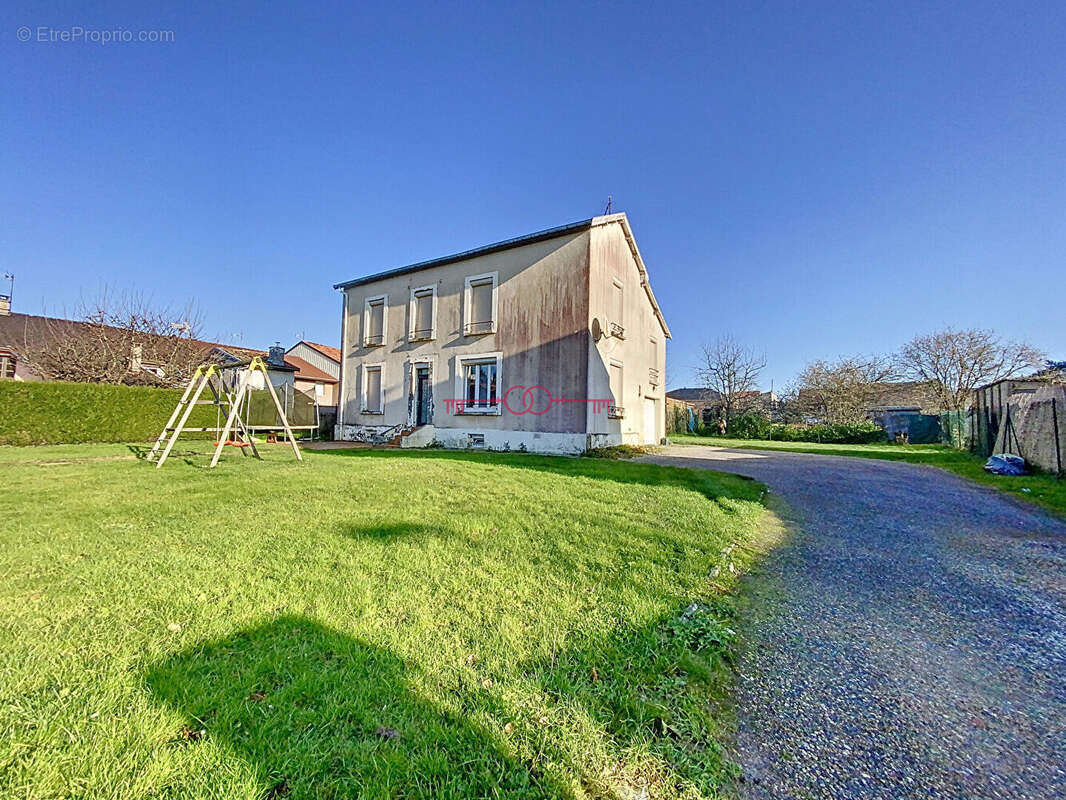 Maison à SAINTE-MENEHOULD