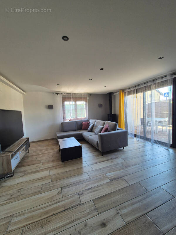 Maison à PONT-DE-VEYLE