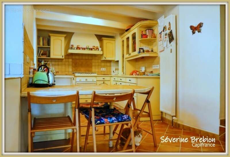  Maison rénovée en pierre de 166 m², 4 chambres, vaste séjour, dépendance, assainissement OK, avec ancien moulin et terrain de 1 - photo 5