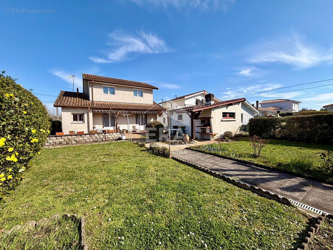 Maison à VILLENAVE-D'ORNON