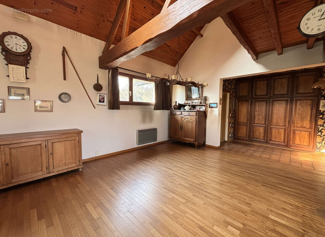 Maison à VERRIERES-LE-BUISSON