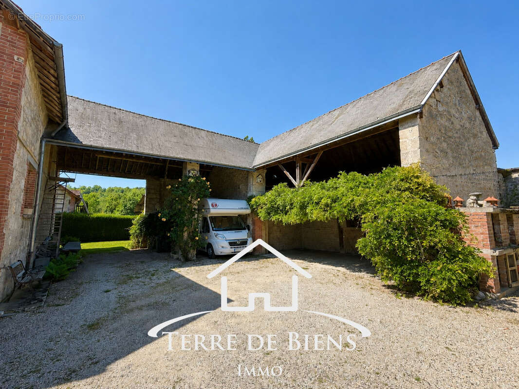 Maison de Caractère avec dépendances et jardin - photo 12