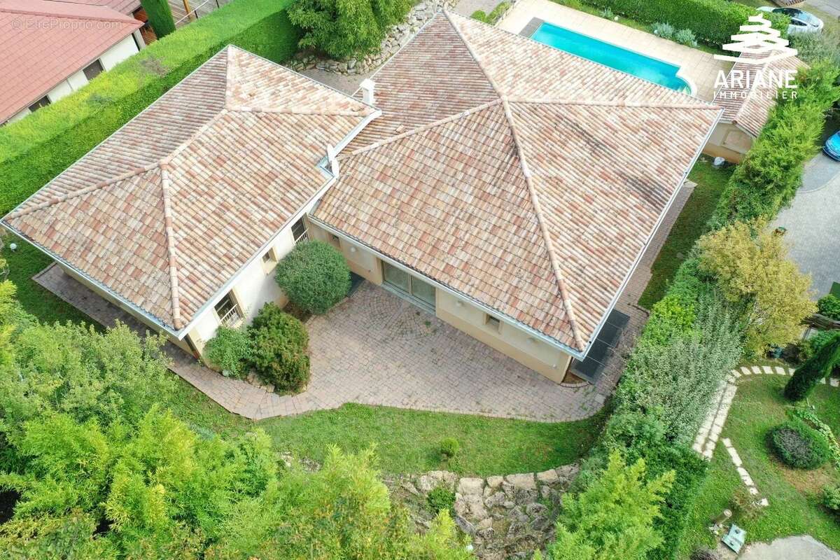 Maison à SAINT-CYR-AU-MONT-D&#039;OR