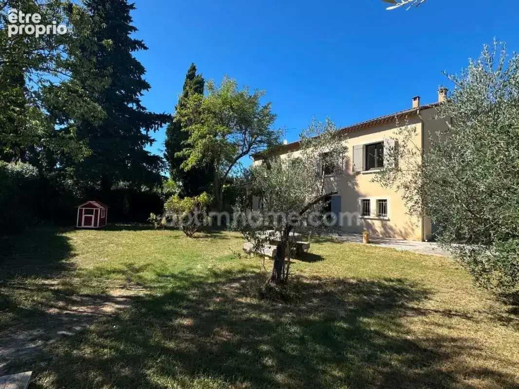 230 m², 6 chambres, vue Alpilles et terrain piscinable à pied du centre de SAINT REMY DE PROVENCE - photo 2