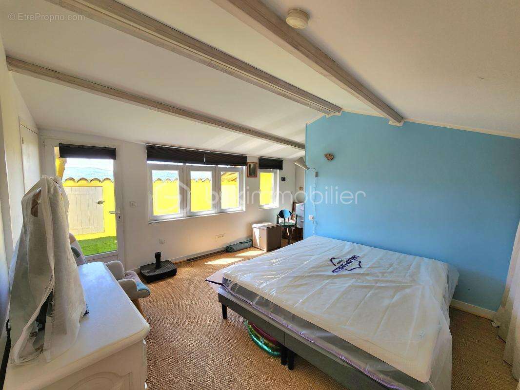 Appartement à CADENET