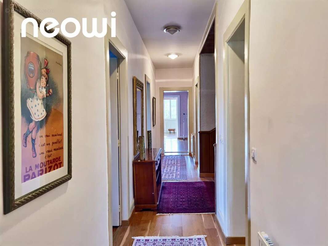 Maison à VIC-SUR-CERE