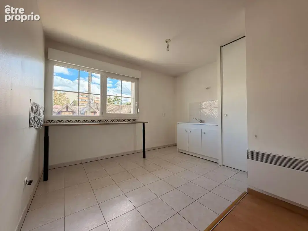 Appartement lumineux 3 pièces avec 2 places de parking – Résidence Les Cités Impériales - photo 3