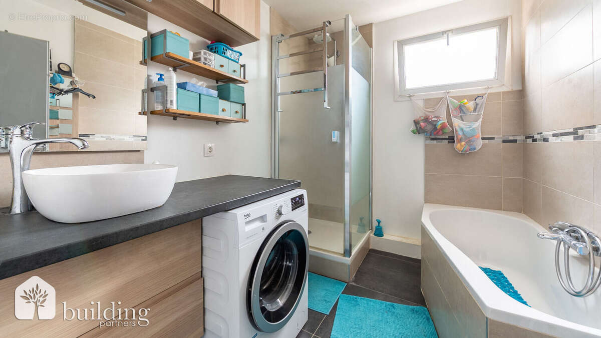 Appartement à COURBEVOIE