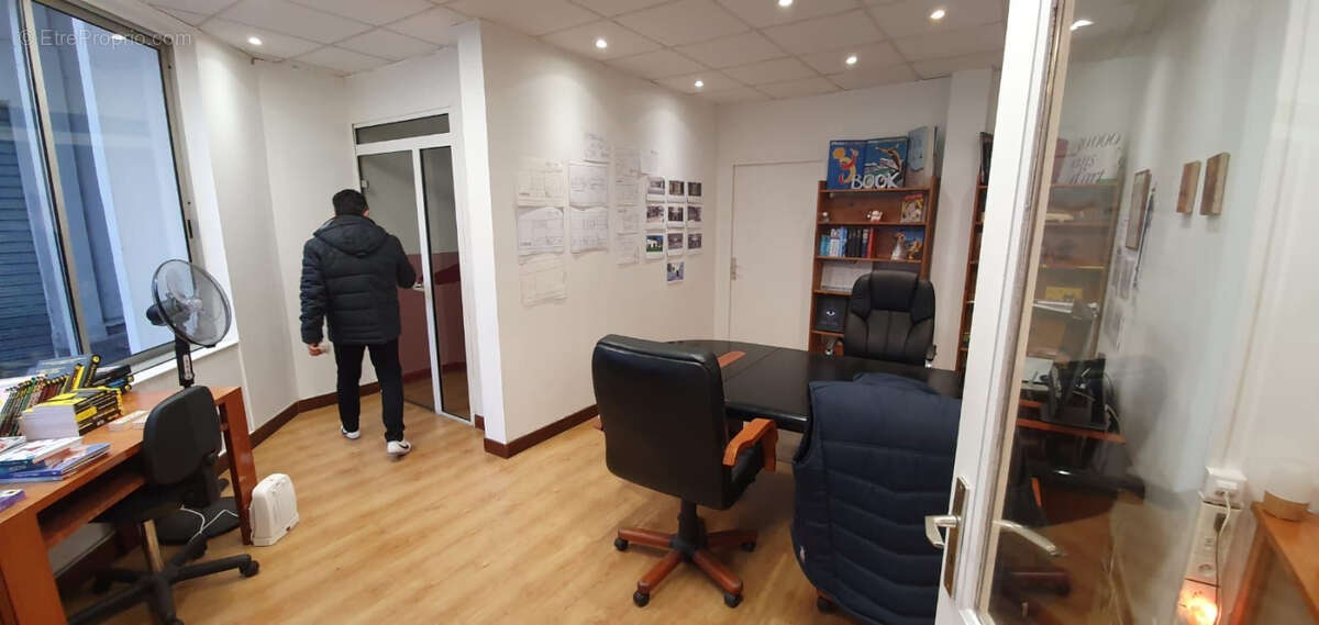 Commerce à COURBEVOIE