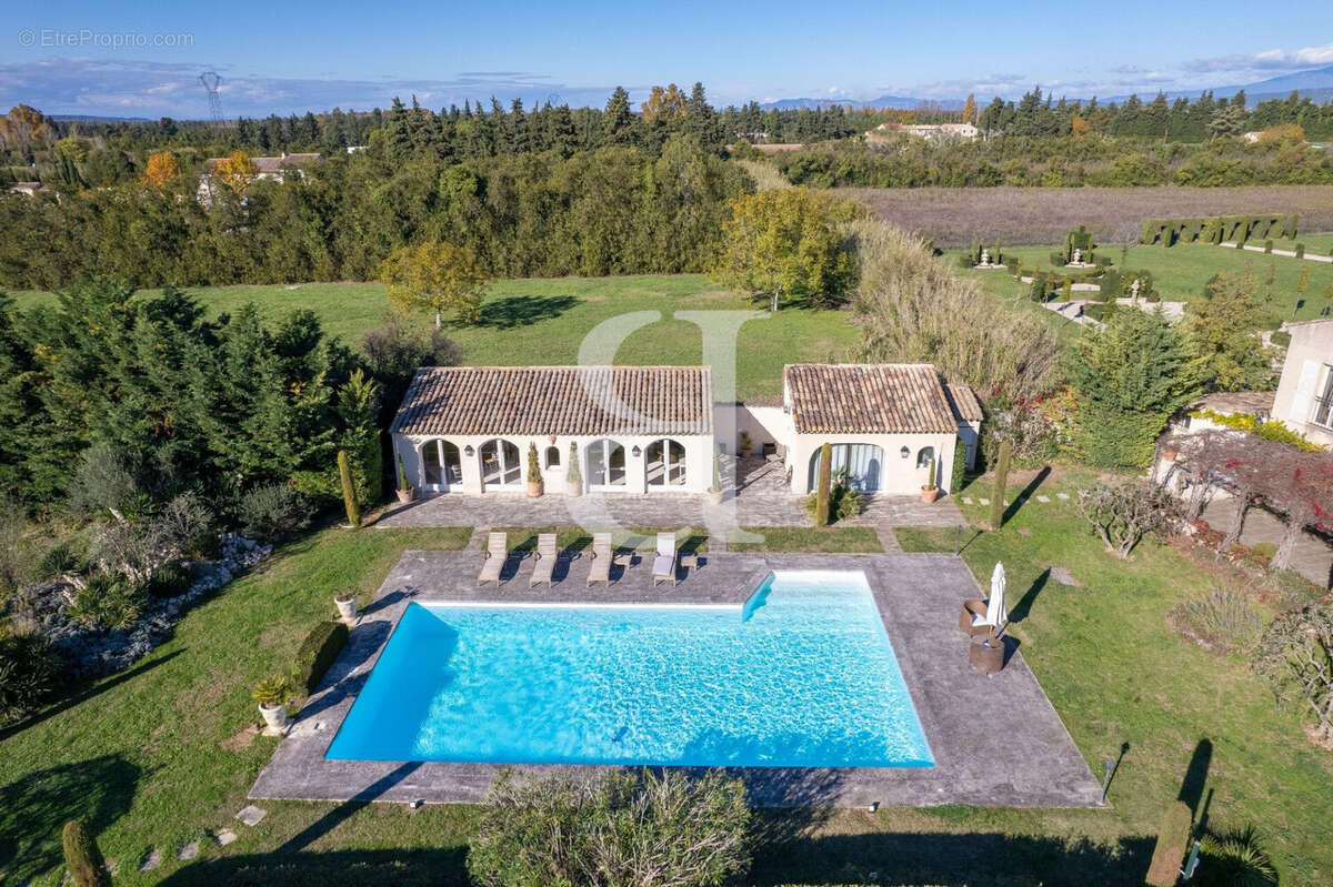 Maison 303 m² à L'isle-Sur-La-Sorgue  - photo 7