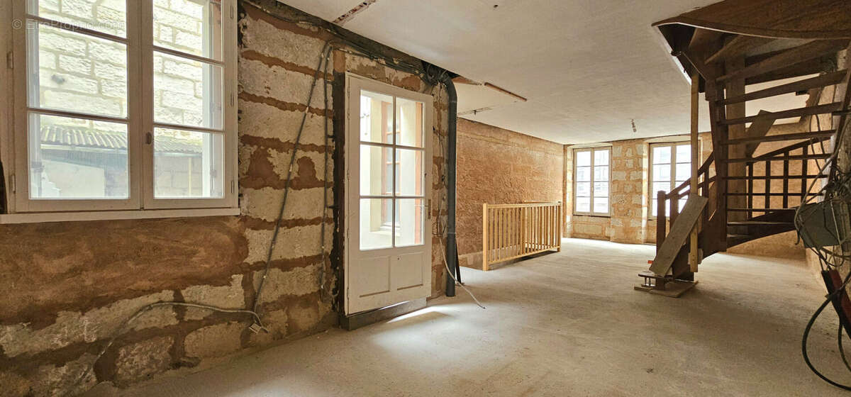 Appartement à SAINTES