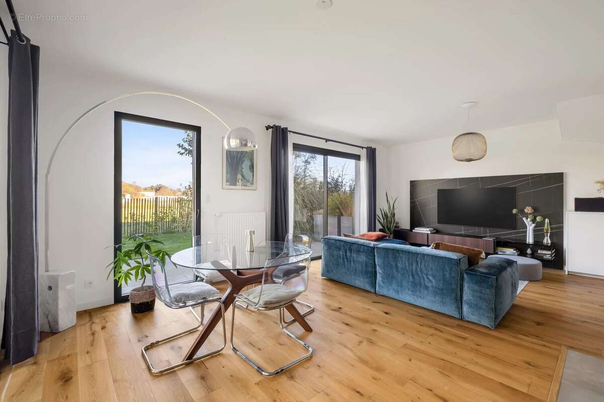 Appartement à SAINT-CYR-AU-MONT-D'OR