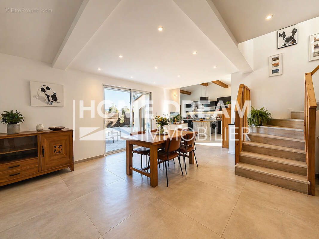 Maison 131 m² à Six-Fours-Les-Plages  - photo 3