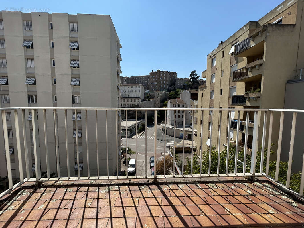 Appartement à vendre à ANNONAY avec ascenseur et garage - photo 4