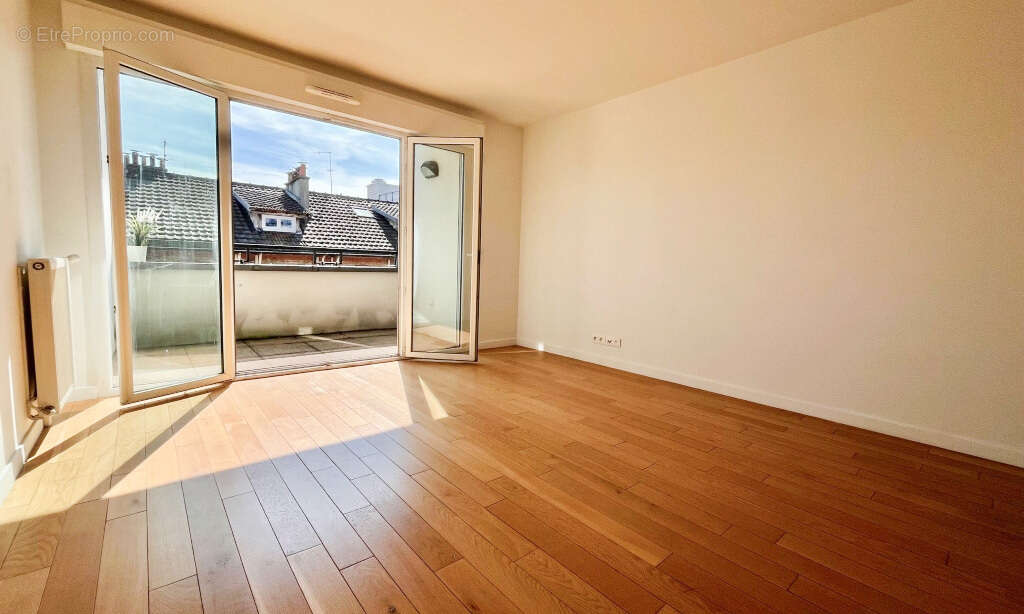 Appartement à SARTROUVILLE