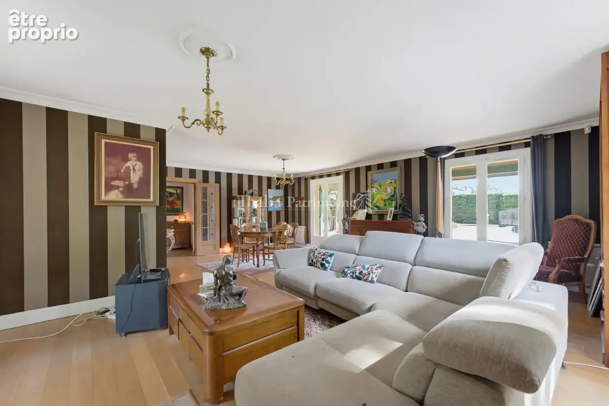 BOULIAC - secteur prisé, maison familiale avec piscine chauffée - photo 6