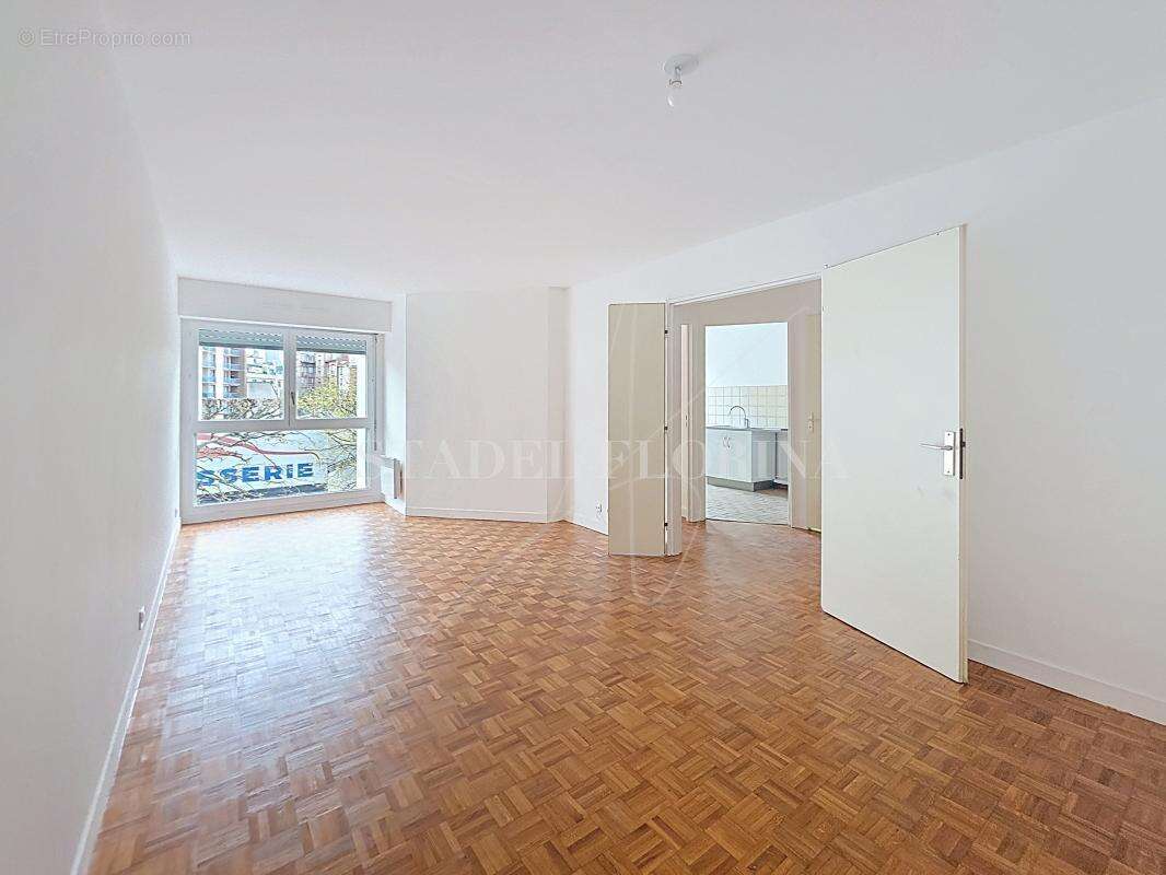 Appartement à LA GARENNE-COLOMBES