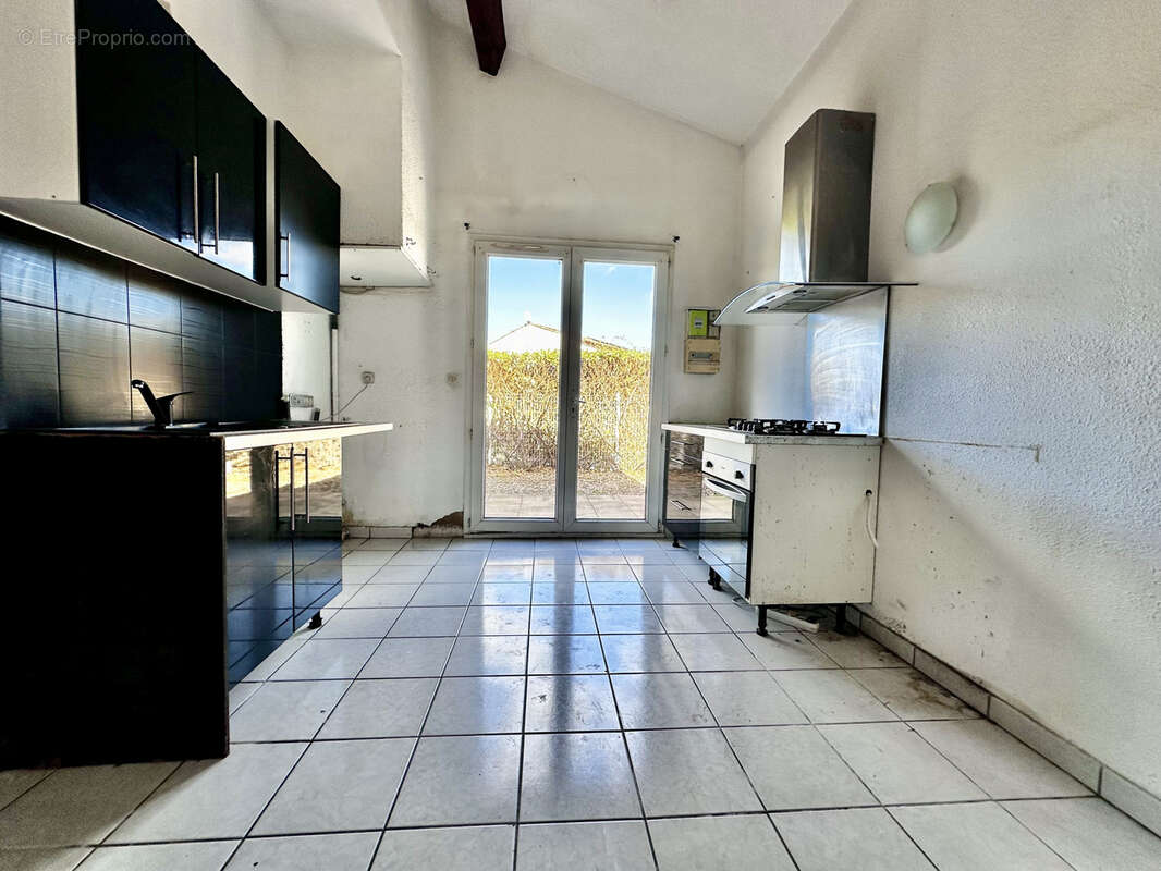 Maison à VIC-LA-GARDIOLE