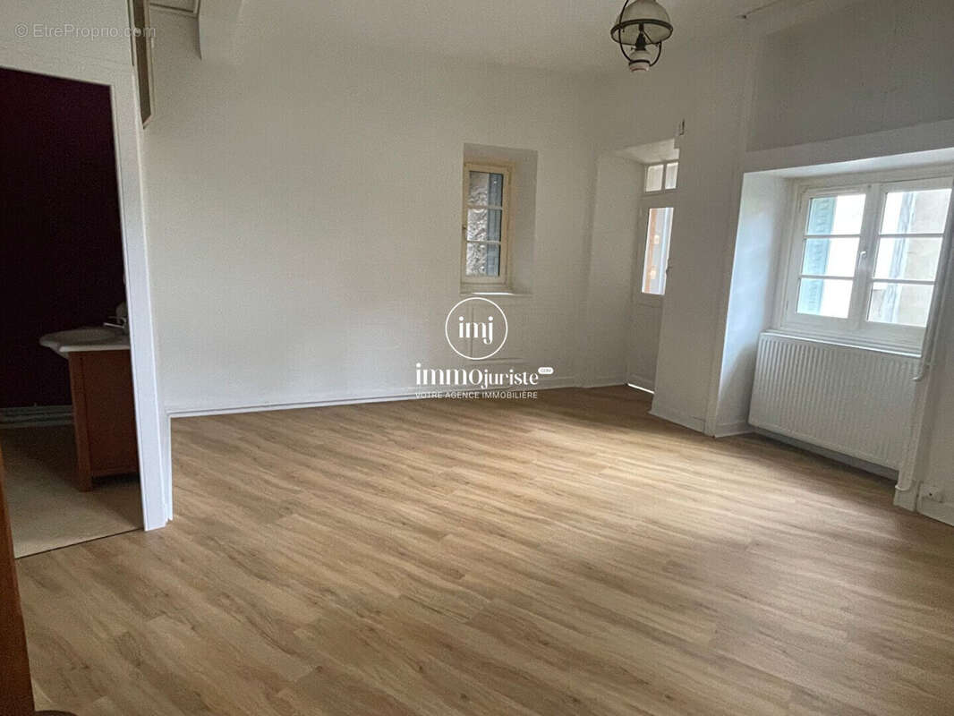 Appartement à SAINT-JUNIEN